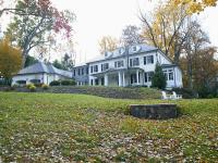 A Selkirk Dr home by Frank M Bell