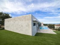 rear right view with swimming pool - Costa Brava Overlook - Ballard & Mensua Architecture