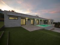 back yard and pool at sunset - Costa Brava Overlook - Ballard & Mensua Architecture