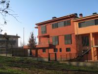 backyard detail for red urban villa - Ballard & Mensua