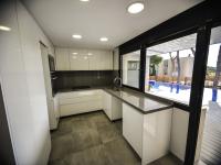 modern and clean kitchen - Ballard & Mensua