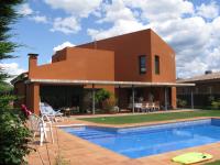 left exterior backyard view - the red house - Ballard & Mensua Architecture