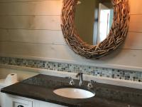 hall bathroom with natural mirror - shore house - karminski project