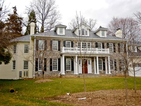 Huntover Court project from Frank M. Bell and Ballard & Mensua