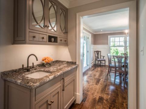 butler pantry  - McLean waterfront - Graham project