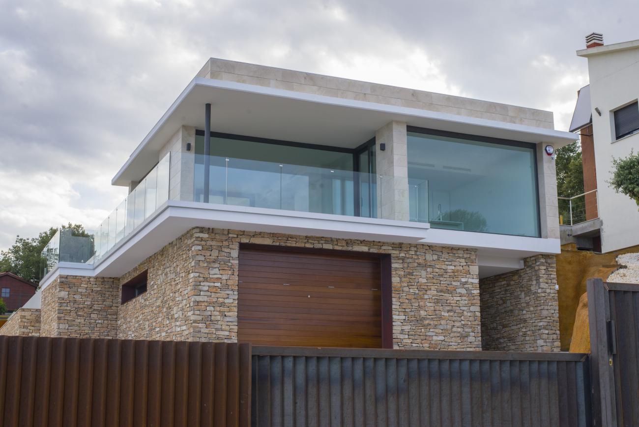 floor to ceiling second floor - Costa Brava Overlook - Ballard & Mensua Architecture