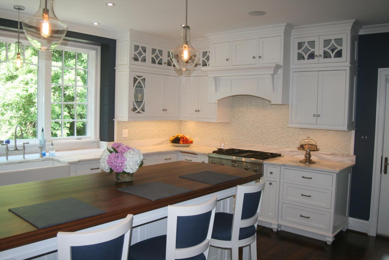 kitchen cabinets and island - McLean waterfront - Graham project