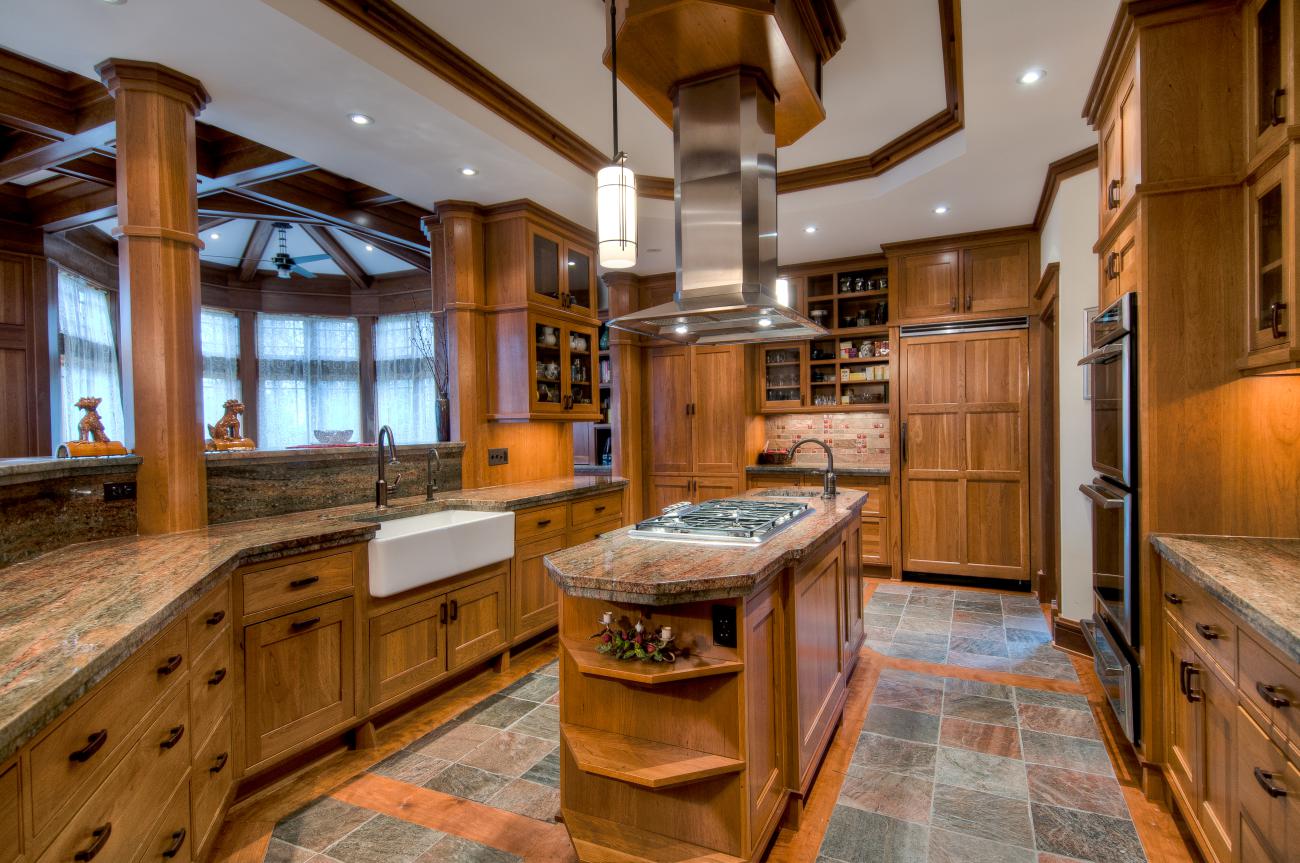 kitchen with view of breakfast room - carpenter's challege - Alison project