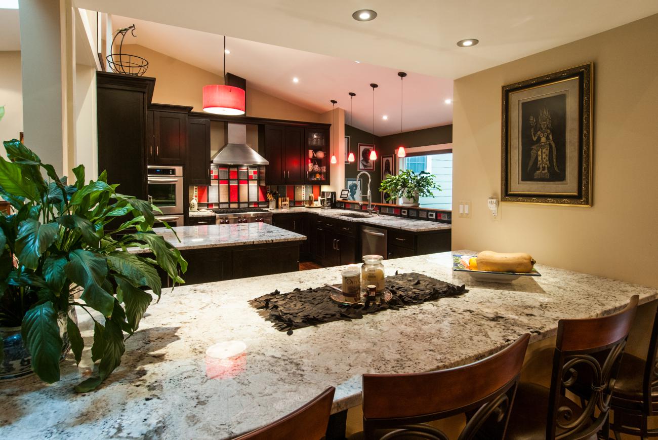 kitchen bar towards range - Vienna split level renovation - Boswell project