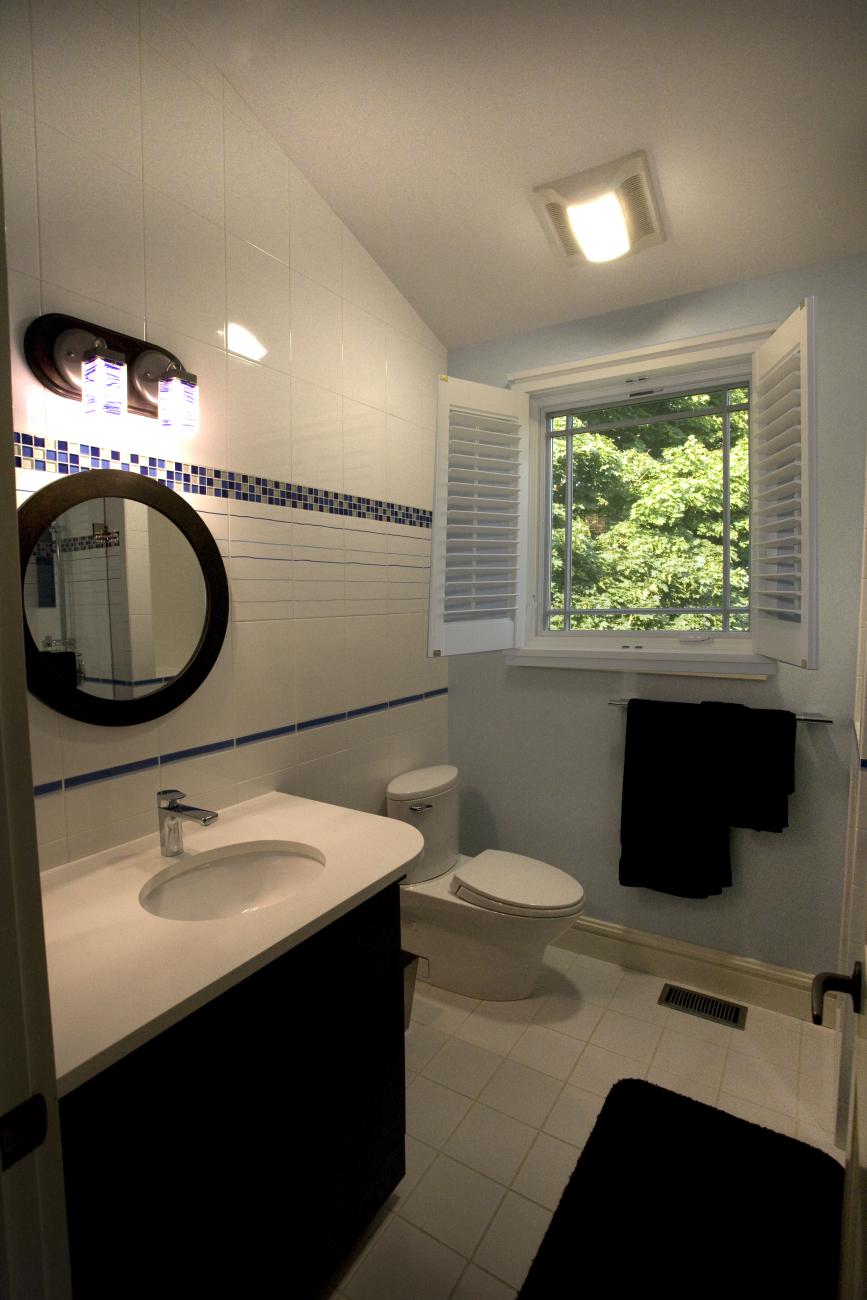 Carr project - nautical New England waterfront home - another guest bathroom