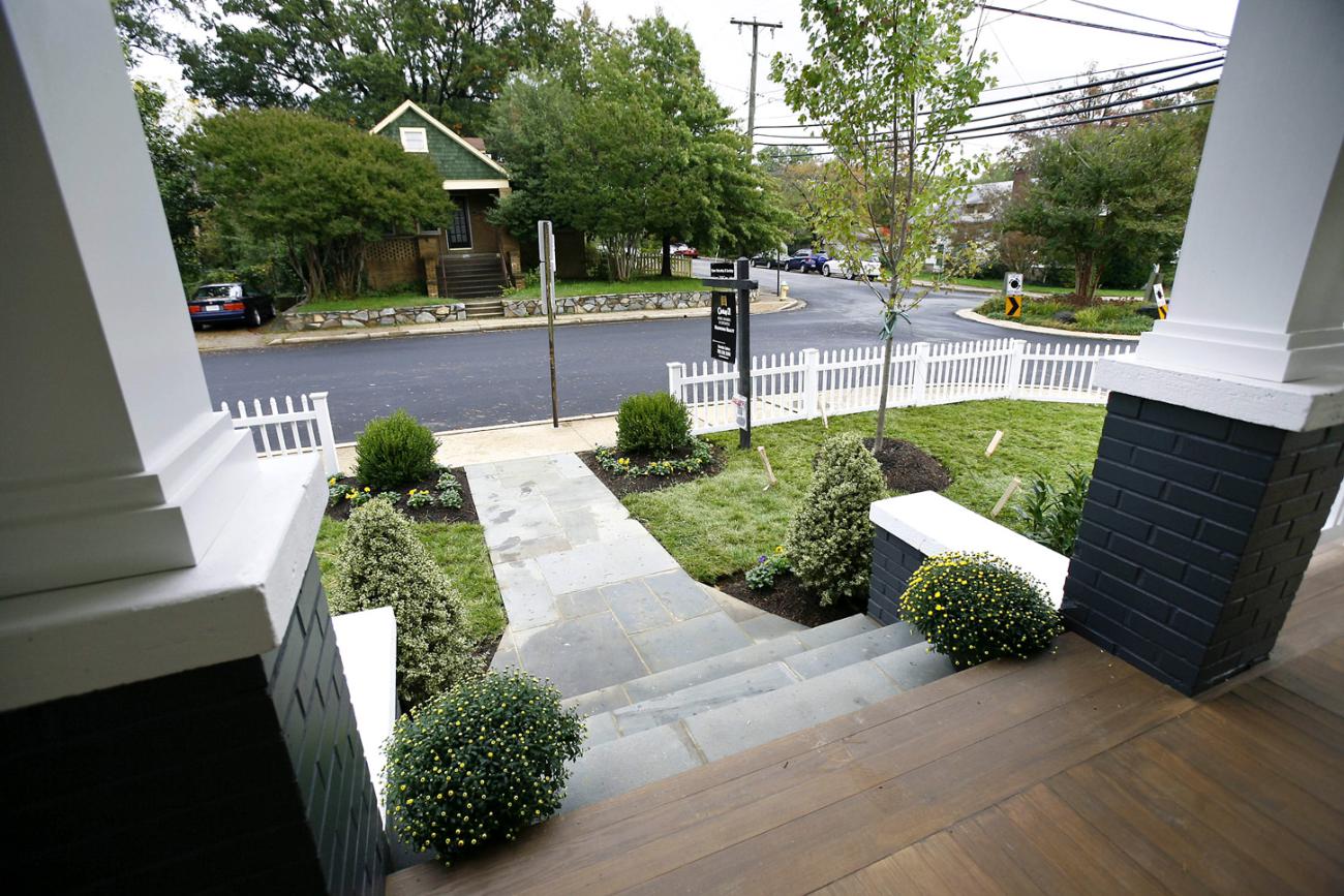Front walkway and steps - Clarendon bungalow - Cima project