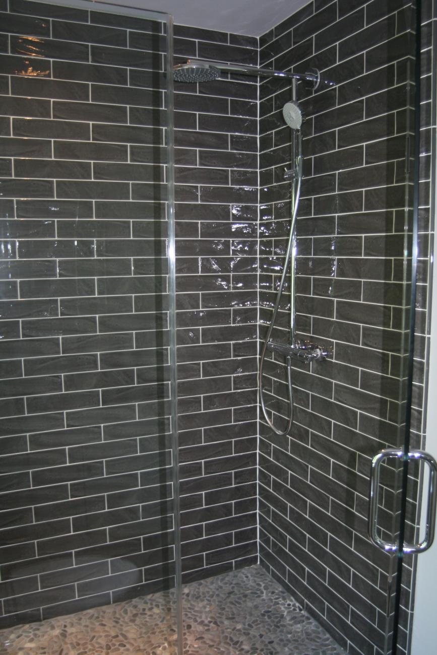 dark shower detailing - McLean renovation - Smith project